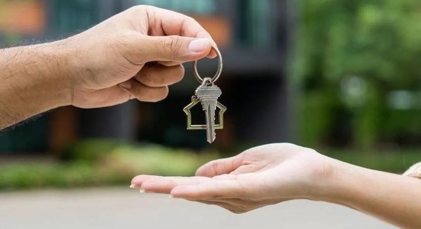 Sorra csökkentik a kamatokat a bankok, hatalmas a roham a lakáshitelekért