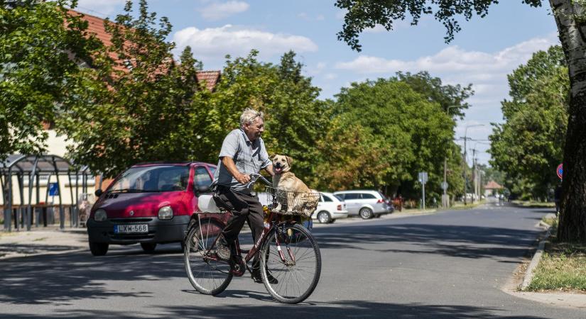 „Nem alamizsnát, ajándékot, 13. és 14. havi nyugdíjat kérnek az idősek, csak azt, ami jár nekik”
