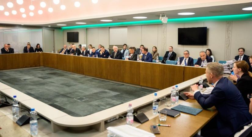 Magyar Péter így osztotta ki a leköszönő kormánytagokat (videóval)