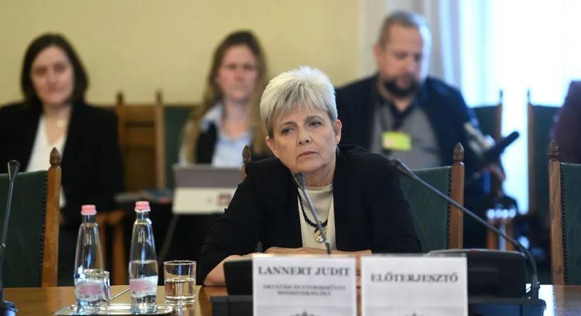 Átműtött óvodásokkal terel a miniszter, Lannert Judit a valóságot ignorálja