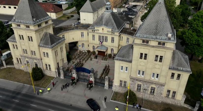 Petőfi Sándor nevét viseli ismét a Budaörsi úti laktanya