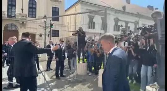 Kordonbontás: Magyar Péter megnyitja a Karmelitát a nagyközönség előtt, Rogán egykori szivarszobája is látogatható lesz