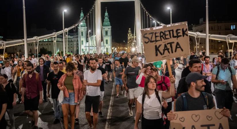 Transzparens, kiszámítható támogatási rendszert, a kata és a tao újragondolt visszavezetését kérik a függetlenek