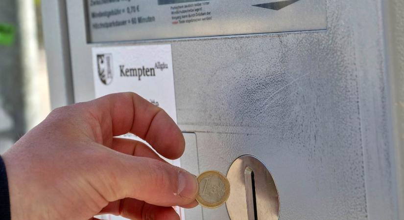Százmilliókat lopott egy házaspár a parkolóautomatákból