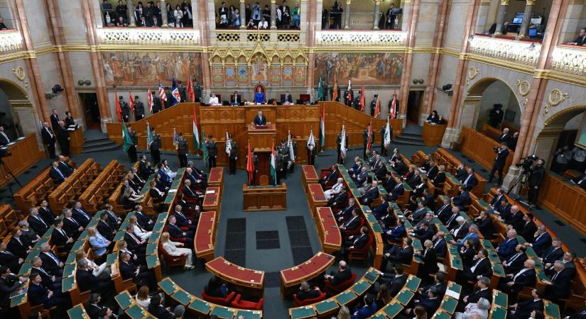 Sosem látott mértékben húznak a győztes Tisza Párthoz a választás után