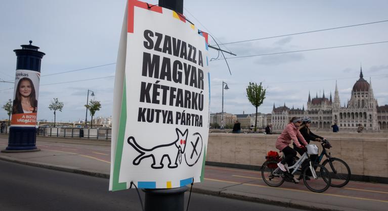 Gyurcsány Ferenc a tudta nélkül segíthet a Kutyapárton, de feltűnt egy meztelen nő is