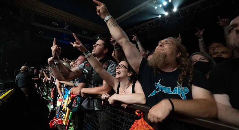 Káosz fenyeget a Puskás Arénánál: Érvénytelenítik ezeket a jegyeket a júniusi Metallica-koncert előtt