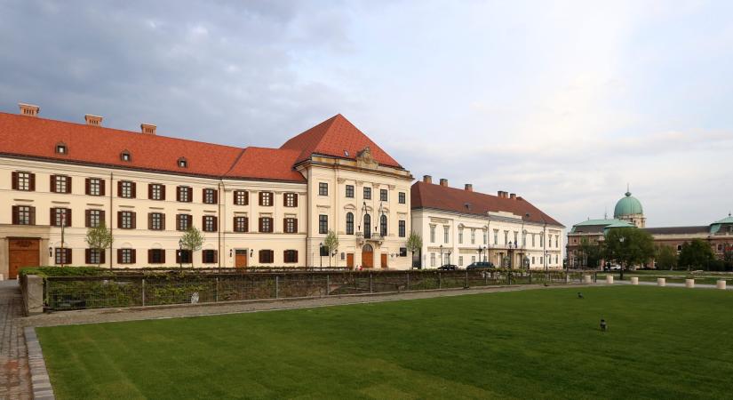 Hétvégente látogatható lesz a budapesti Karmelita kolostor