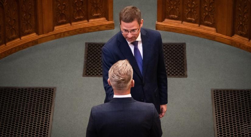 „Helyes” – így kommentálta Gulyás Gergely Magyar Péterék Karmelitánál tett bejelentését