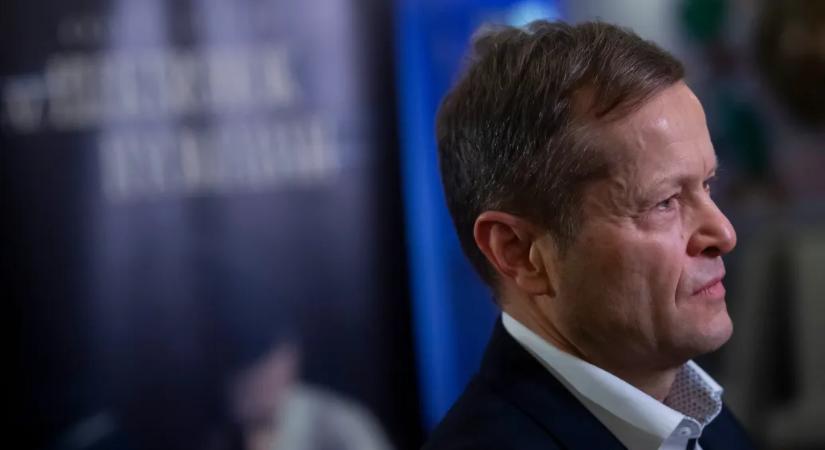Felbontja a kormány Krausz Ferenc Élvonal Alapítványának 260 milliárdos szerződését