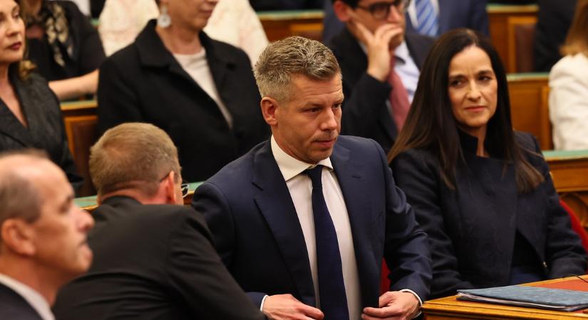 Magyar Péter bejelentette: 260 milliárd forintos szerződést bontanak fel a Nobel-díjas Krausz Ferenc alapítványával