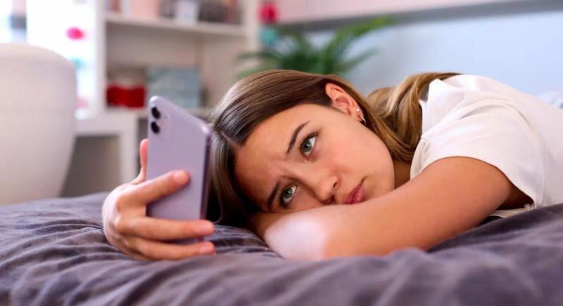 Elszállnak a telefonszámlák: minden nagy szolgáltató árat emel