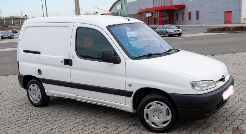 Filléres Peugeot Tatabányán: a legendás HDI motort hirdették meg a végrehajtók