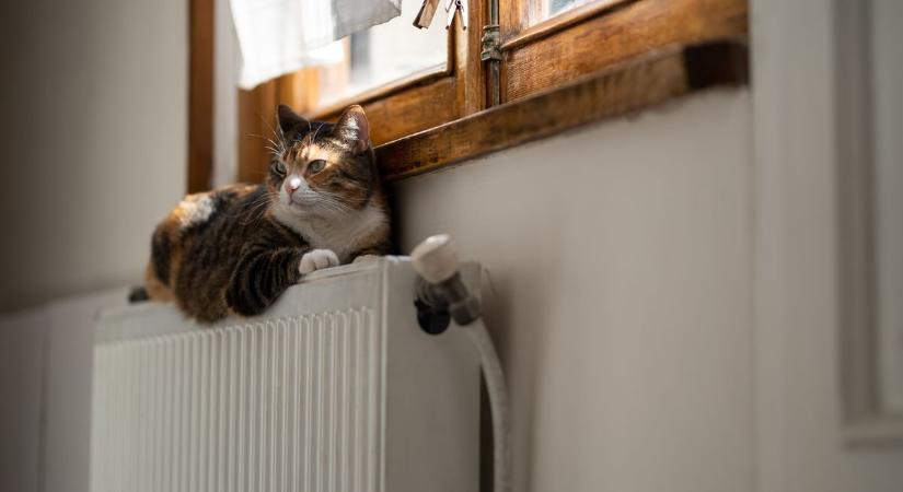 Vége a meleg radiátorok idejének: fontos változás jön a távhősöknél