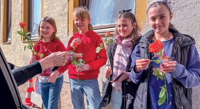 Iráni keresztények ukrán keresztényeknek segítenek Ausztriában