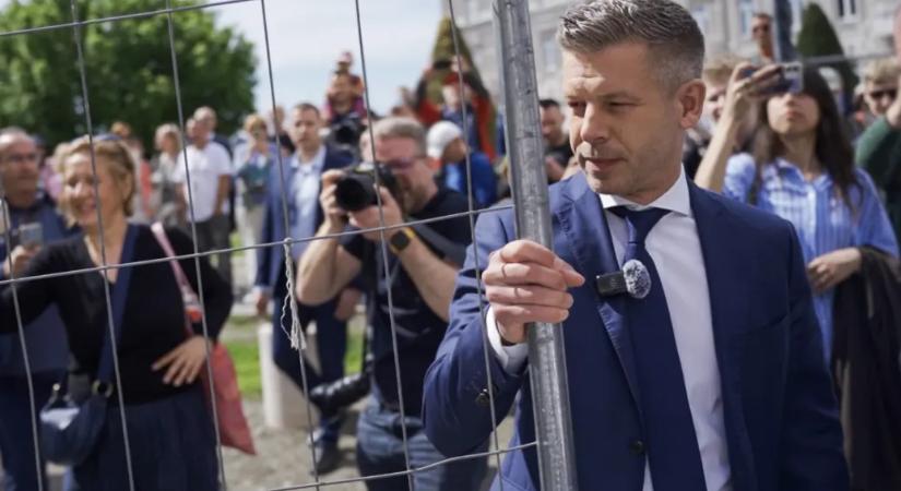 Magyar Péter: Helló, szia, szevasz! Van nálatok terasz?