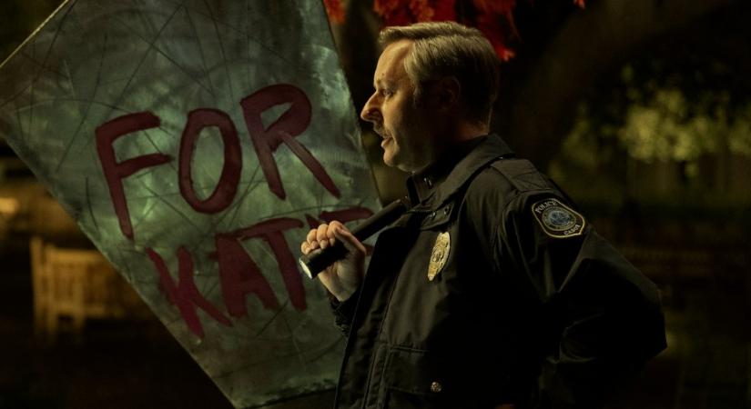 15 éve nem látott rekordot döntött az HBO új vígjátéksorozata, itthon is streamelheted