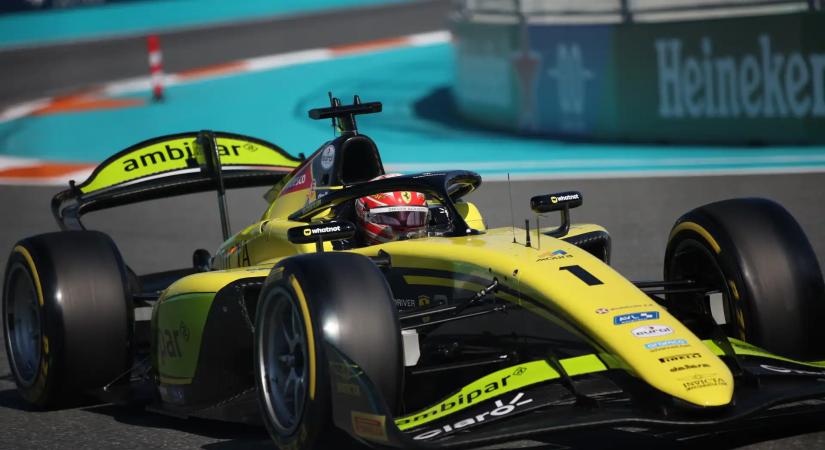Készül a Ferrari a kötelező újoncedzésekre – Camara az SF25-össel száguldott a Hungaroringen