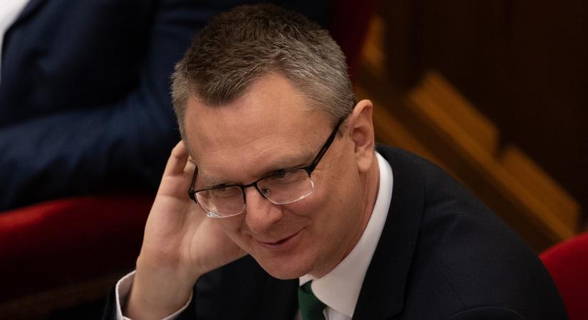 Rétvári Bence: "Magyar Péter egy nap alatt négy Nobel-díjast rúgott ki"