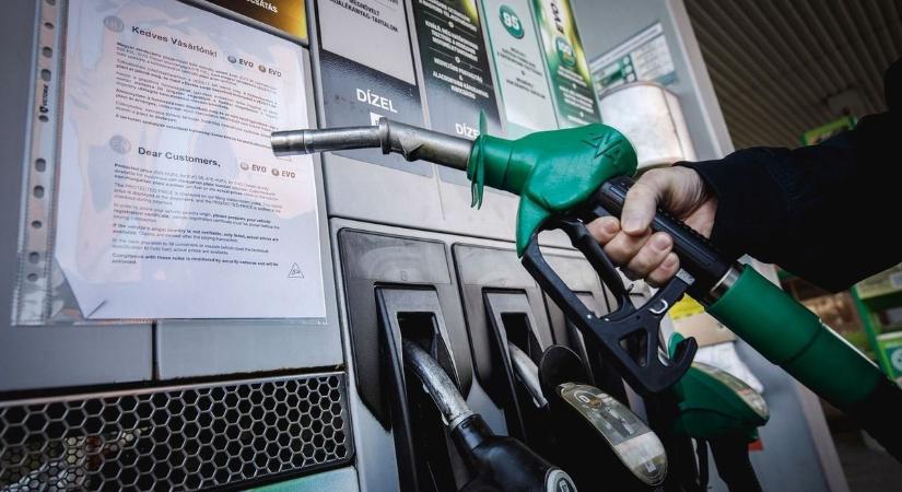 Stratégiai tartalékhoz nyúl a kormány, maradnak a védett üzemanyagárak