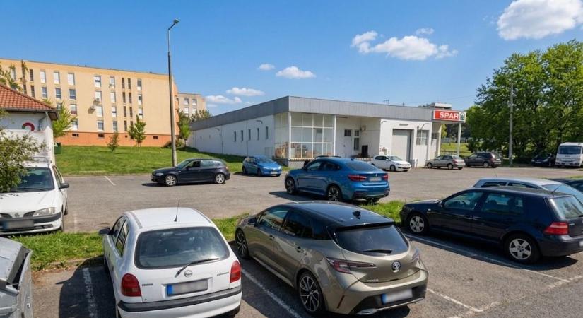 Nincs hova mennünk vásárolni – bezárt a pécsi városrész utolsó szupermarkete