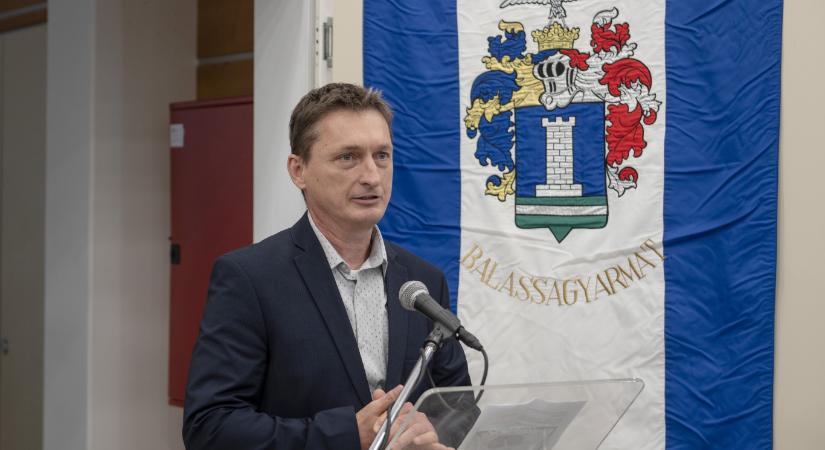 Kilép a Fideszből Balassagyarmat polgármestere