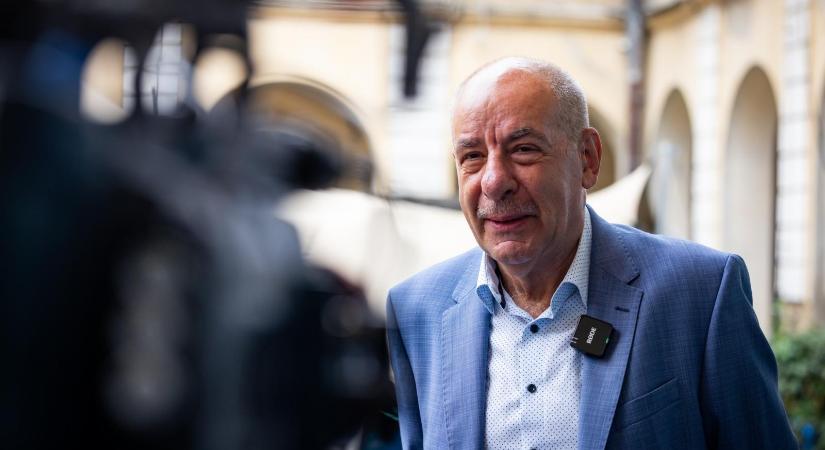 Sulyok Tamás azt állítja, a jogszabályoknak megfelelően kezelik az elnöki kegyelmi ügy aktáit