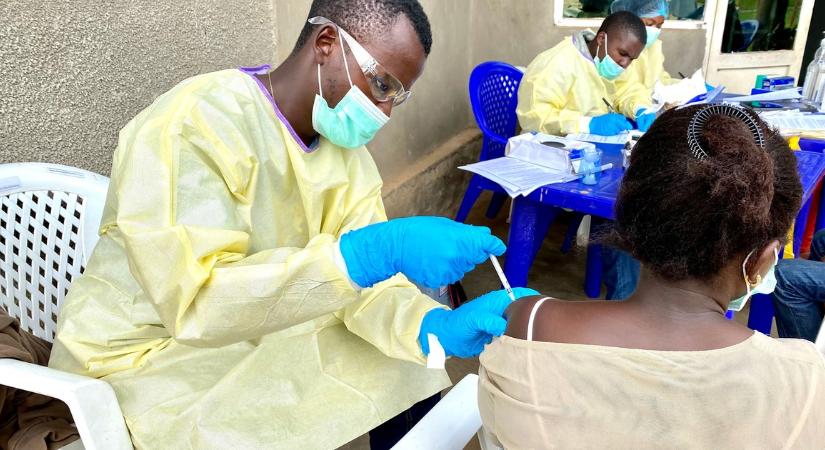Tombol az Ebola-vírus, riadót fújtak a hatóságok