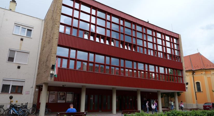 Megszépült, felfrissült a BFMK homlokzata