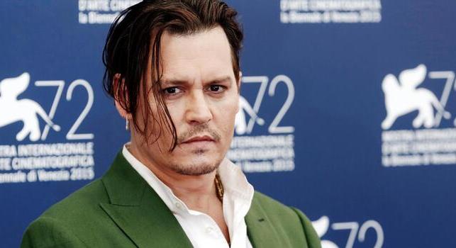 Johnny Depp nevére szóló hitelkártyát használhatott egy budapesti csaló