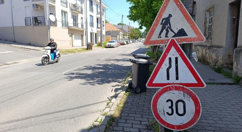 Indokoltak a 30-as táblák vagy csak kint maradtak? Több pécsi autós is panaszkodott