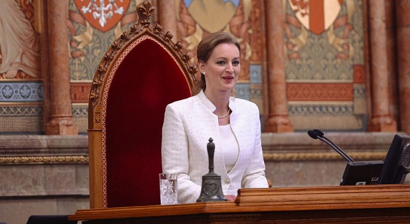 Bútorvédelem: nem használja a történelmi házelnöki széket Forsthoffer Ágnes