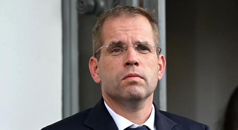 Össze nő ami össze tartozik: A Telex ügyvédje lett Ruff Bálint közigazgatási államtitkára