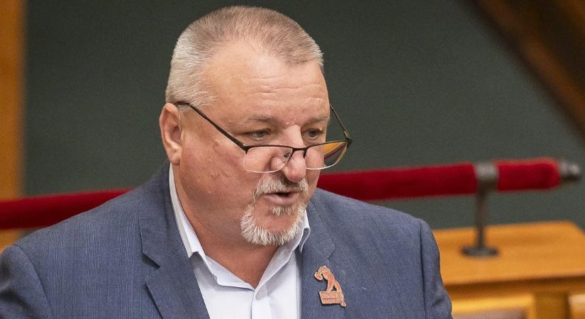 Komjáthi Imre ráfutott a Discord szabadságára: látens melegnek nevezte Novák Elődöt, Menczer Tamást meg egy igazi gyökérnek
