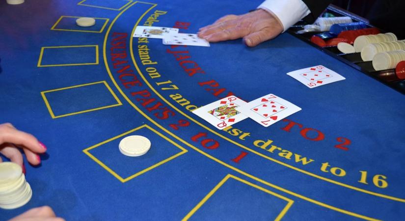 Márkás nyerőgépek a casino kínálatában: filmek, zenekarok és tévésorozatok ihlette címek