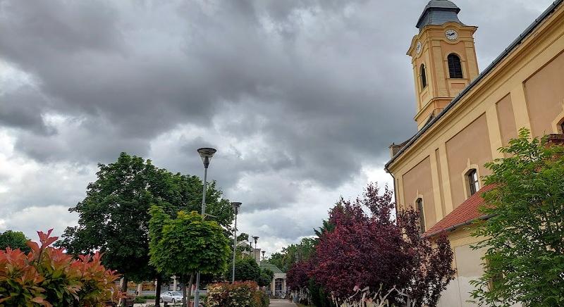 Több hullámban várhatók záporok, zivatarok a hétvégén