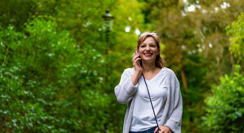 „A hosszú élet nem sprint, hanem maraton” – A pszichológus szerint ezért kellene séta közben is telefonálnunk
