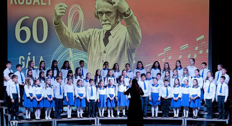 Kodály 60 - Gálával ünnepelt a Paragvári iskola