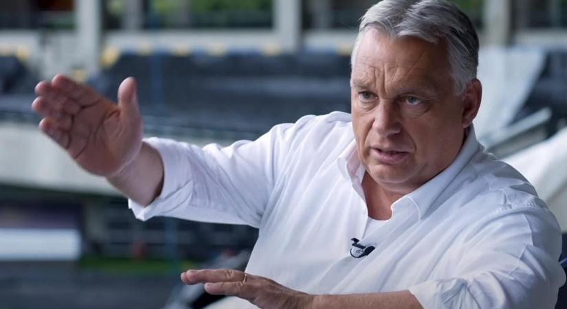 Orbán Viktor éppen a Pancho Aréna lelátóján ült, amikor Magyar Péter szólt, hogy ő is bukni fogja a 38 millió forintos végkielégítését