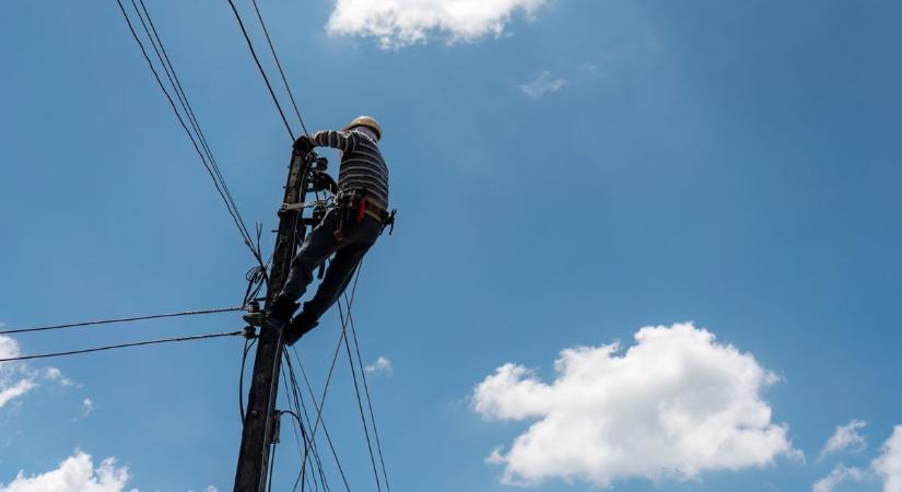 Elő a gyertyákkal! Több tolnai településen is áramszünet lesz a következő héten