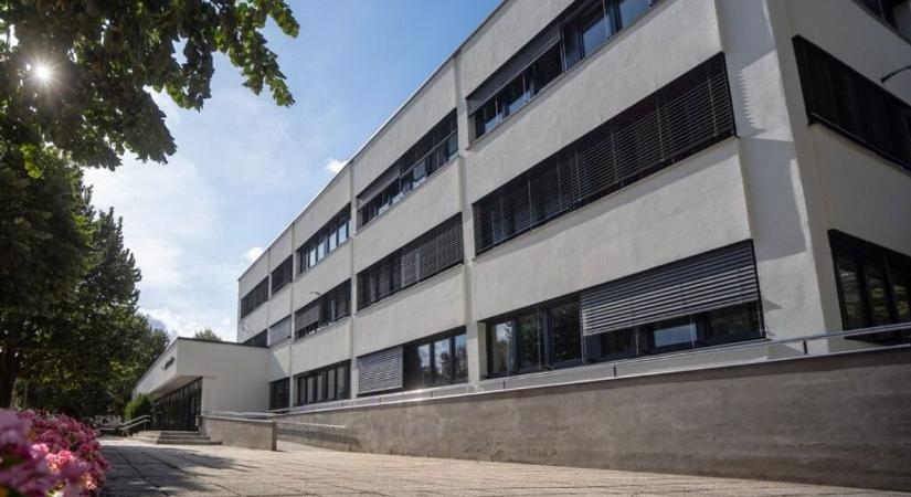 Visszaköltözik a hivatal, de a személyes ügyintézésre még egy kicsit várni kell