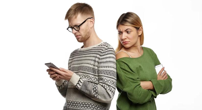 Magánnyomozó elárulta a titkos emojikat, amelyek lebuktathatják a hűtlen partnereket