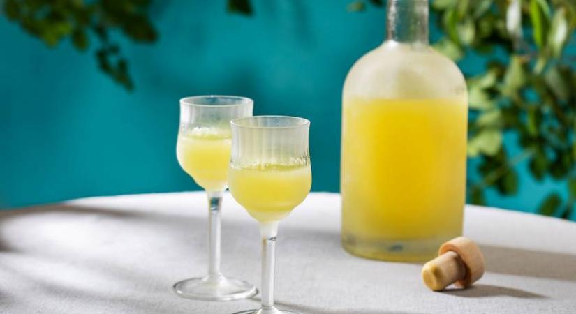 A 3 hozzávalós házi limoncello bevált receptje: hűsítő ital a nagy melegben
