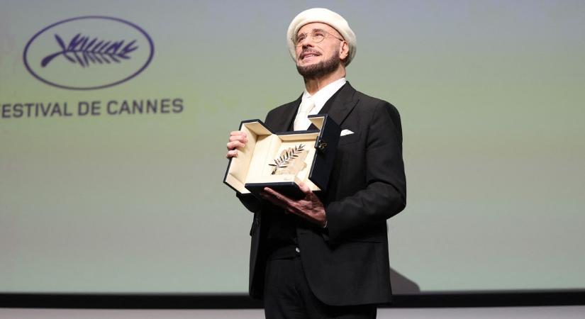 Szörnyű tragédiák után kapott hatalmas elismerést John Travolta Cannes-ban: „Úgy sírtam, mint egy kisgyerek”
