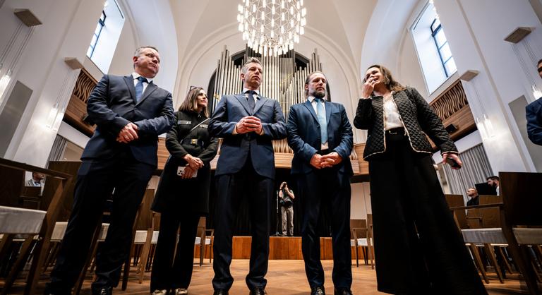 Bejutottunk a Karmelita kolostorba, mutatjuk, hogy mit láttunk