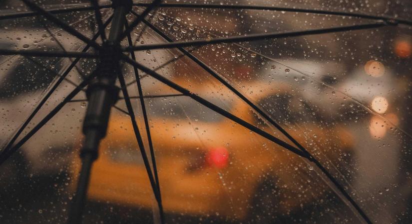 Felhőszakadásra figyelmeztet a meteorológiai szolgálat