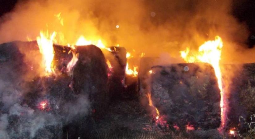 Hatalmas lángok Nádudvaron és Bökönyben