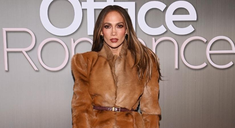 Az 56 éves Jennifer Lopez edzője elárulta: így tartja magát elképesztő formában az énekesnő, itt az edzésterv