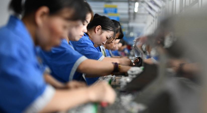 Reuters: Megriadtak a gazdasági szereplők a magyar vendégmunkás-tilalomtól