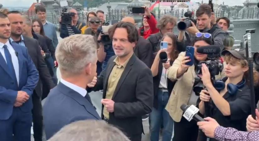 Havasi Bertalan a Karmelitában Magyar Péternek: „A gatyámnál fogva kilógathatsz a zászlórúdra”